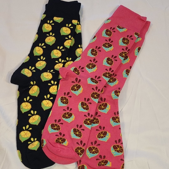 2 pairs of women's socks - Picture 14 of 16